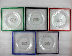 Glasteller viereckig, transparent mit Farbstreifen